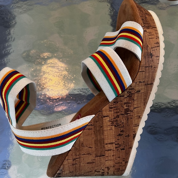 EDL Women's Pop Memory Foam Colorful Platform Sandals - Picture 8 of 10